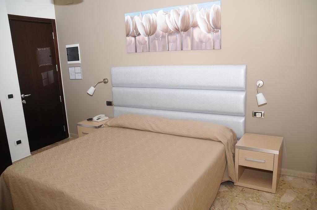 Hotel Florence San Benedetto del Tronto Kamer foto